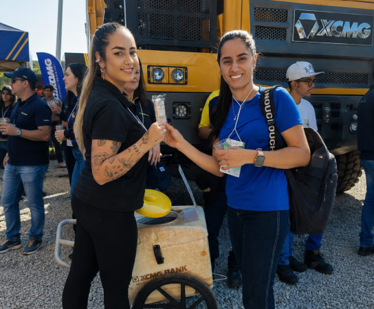 Galeria do projeto XCMG – Ativação Sensorial com Sorvetes — imagem 2